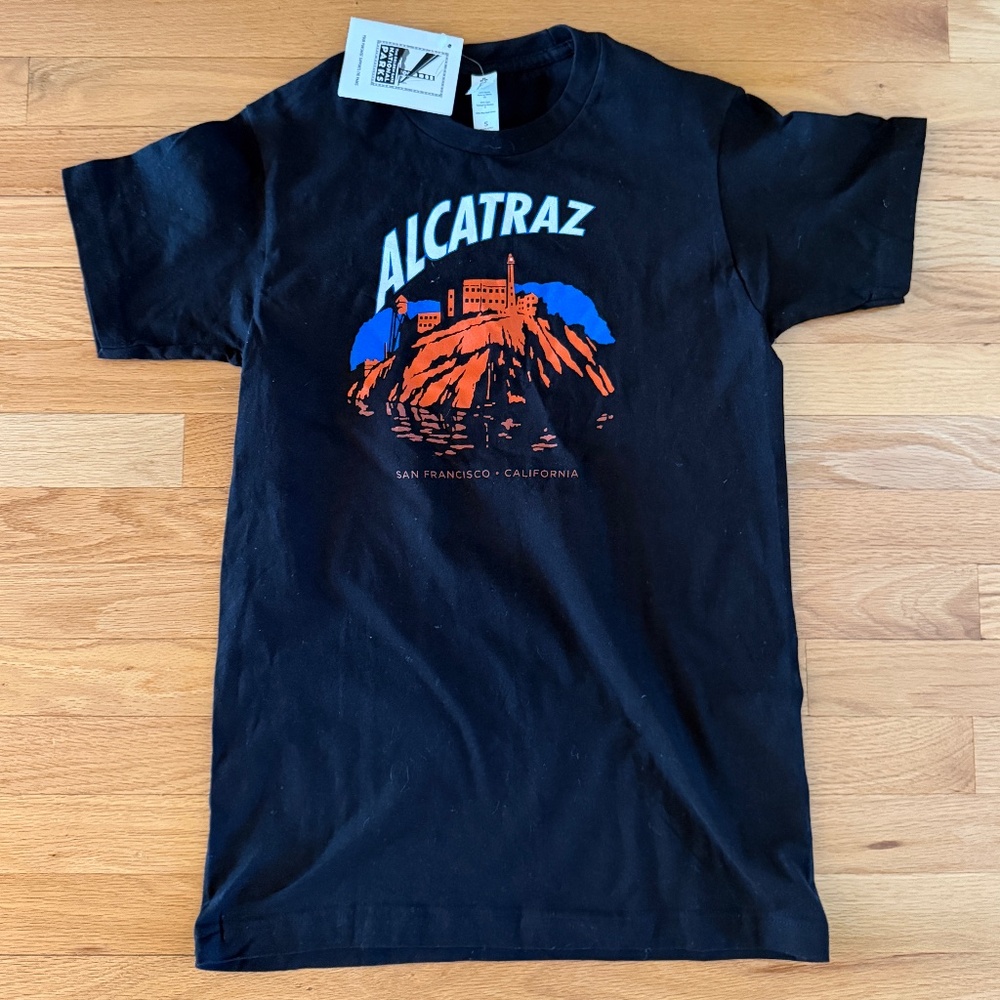 NWT Alcatraz Black T-Shirt Size Small